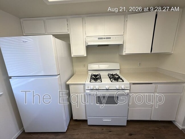 Building Photo - 3739 W Myrtle Ct