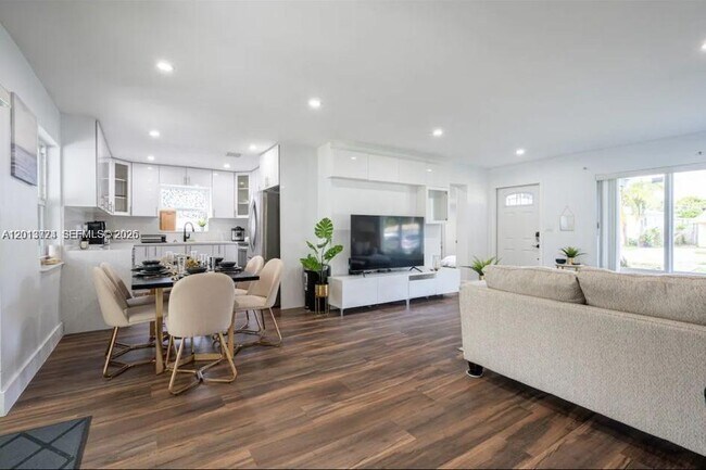 Foto del edificio - 2242 Taft St