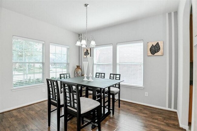 Foto del edificio - 510 Stream Mill Ln