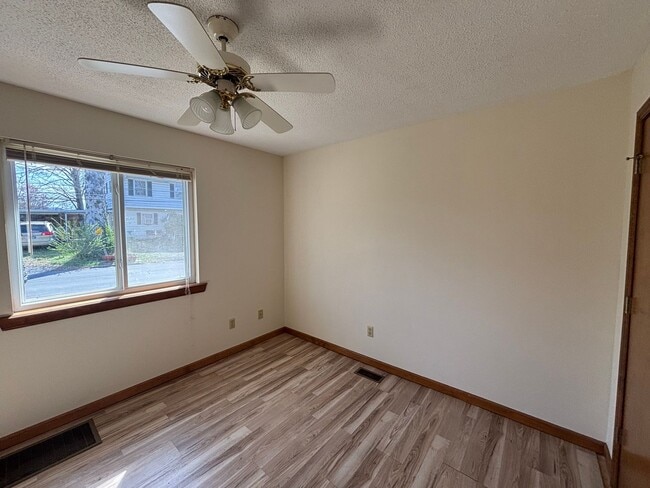 Building Photo - 1212 Shelby Ave