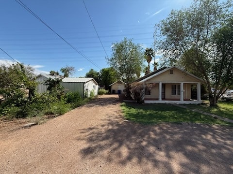Building Photo - 1215 S Farmer Ave