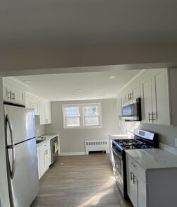 Building Photo - 29 Evergreen Ave