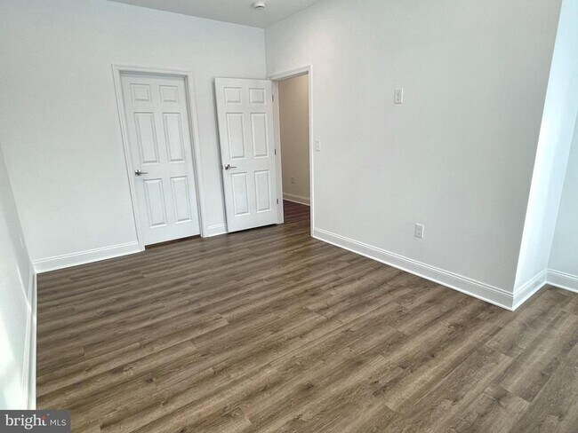 Building Photo - 26 S State St