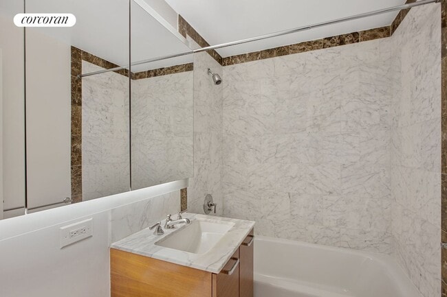 Foto del edificio - 415 E Main St