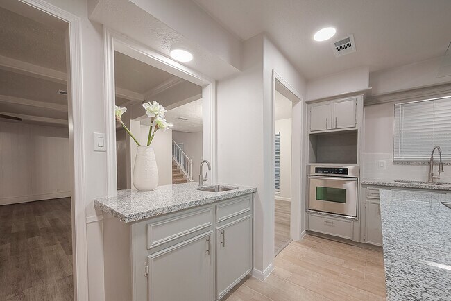 Building Photo - 27159 Afton Way