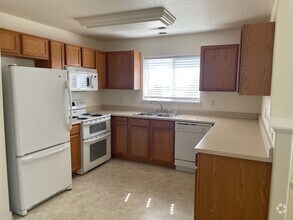 Building Photo - 3654 Ponderosa Ct