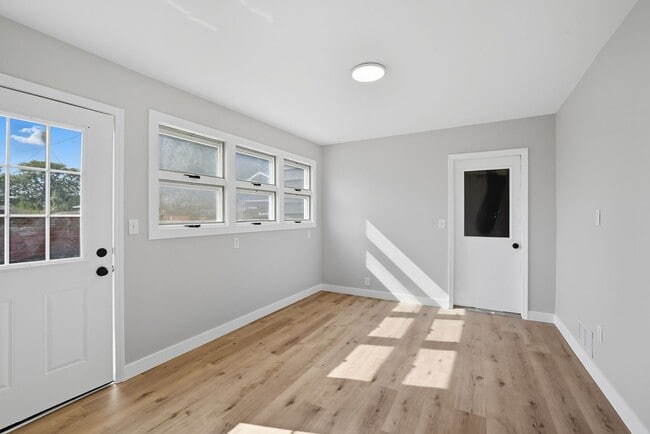 Building Photo - 259 Cossairt Ave