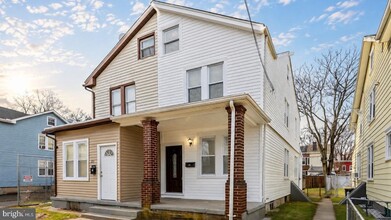Building Photo - 209 Woodlawn Ave