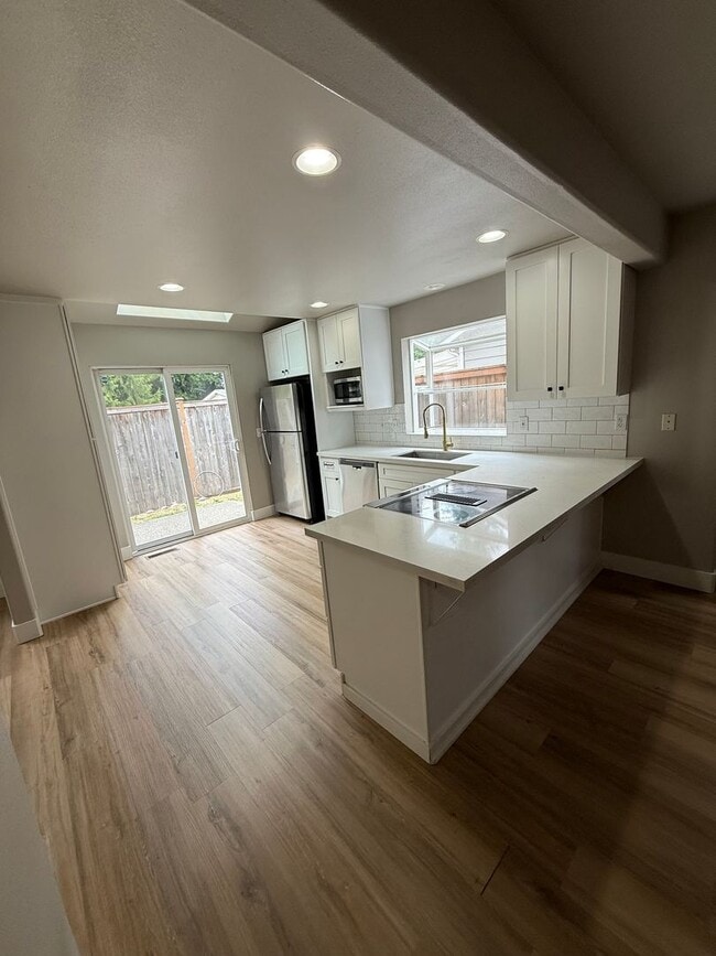 Foto del edificio - 4 Bedroom 2.5 Bath. Cul-de-Sac Home $3649....