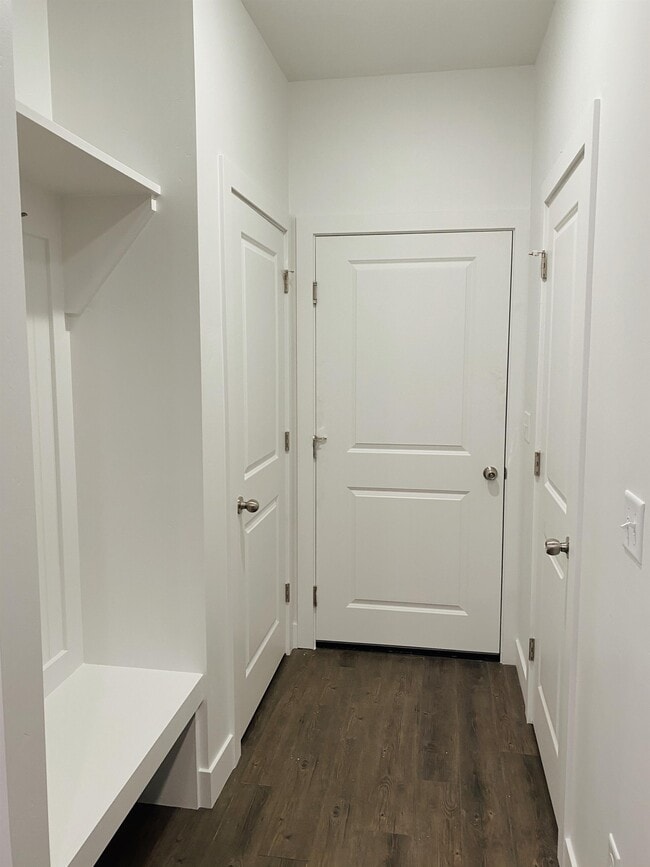 Building Photo - 22 410 W