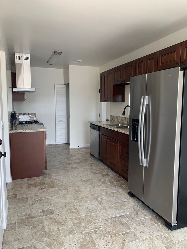 Foto del edificio - 4740 Hillcrest Ave