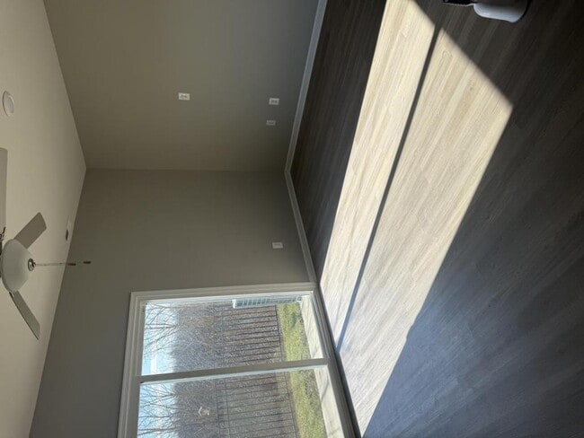 Foto del edificio - 185 Hampstead Blvd