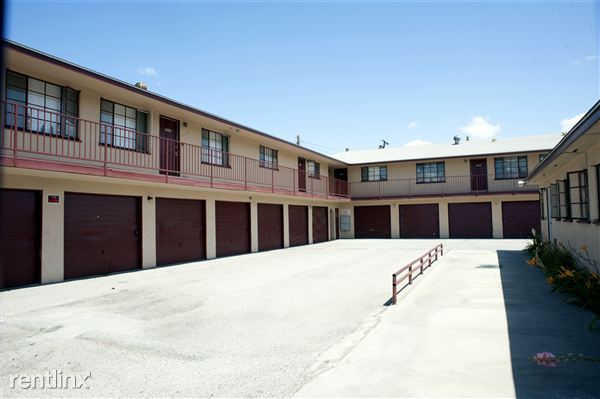 Building Photo - 10941 California Ave