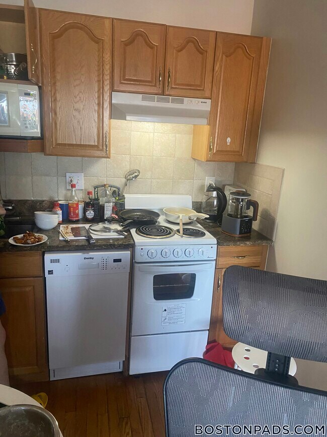 Foto del edificio - 1110 Commonwealth Ave