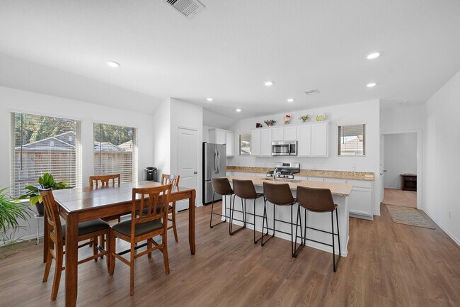 Foto del edificio - 9303 Darby Knoll Wy