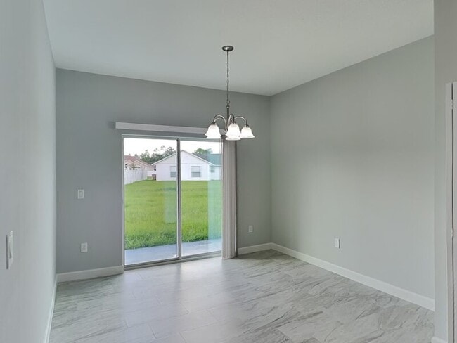 Building Photo - 1002 Dampierre Ct