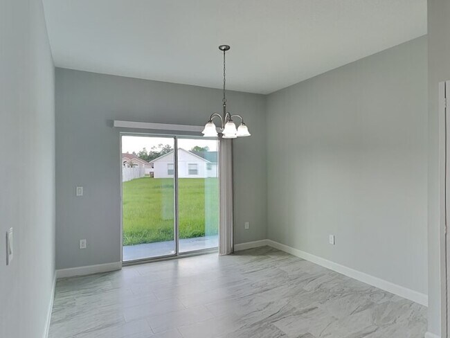 Building Photo - 1004 Dampierre Ct