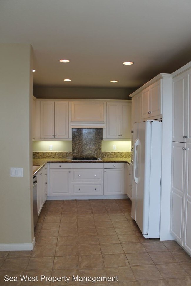 Building Photo - 3 br, 2.5 bath House - 7475 Mermaid