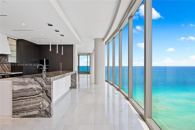 Foto del edificio - 17901 Collins Ave