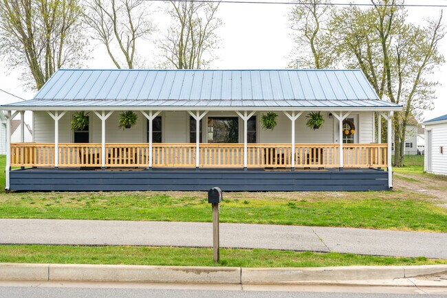 945 E. Worthsville Road - 945 E Worthsville Road