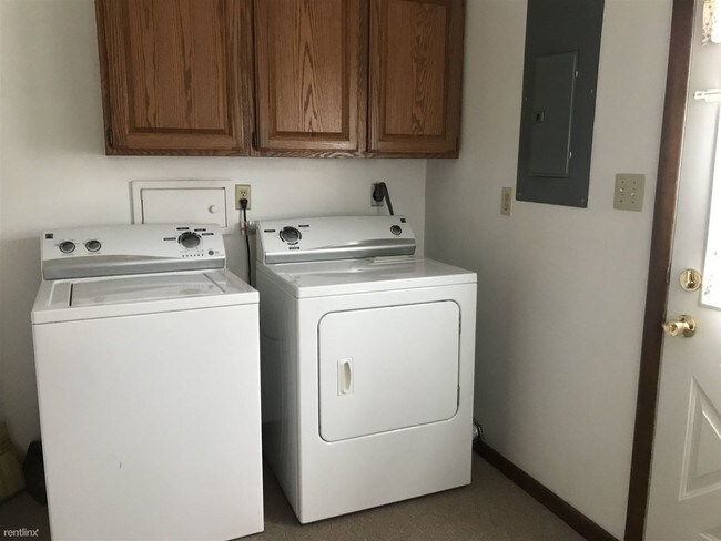 Foto del edificio - 1 br, 1 bath  - 109 Willow St 109 Willow