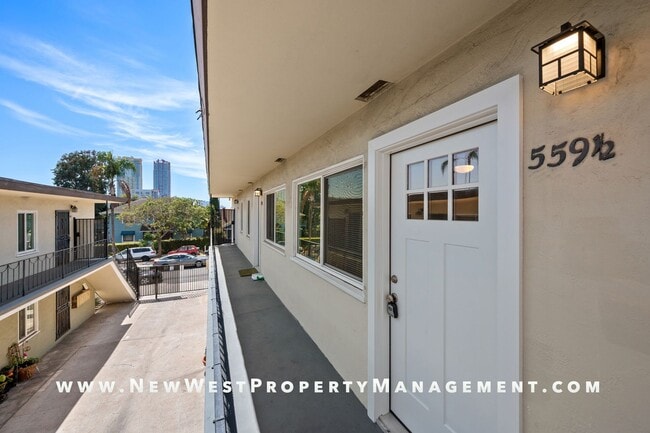 Building Photo - Upgraded top floor Sherman Heights 1-bedroom, available now!