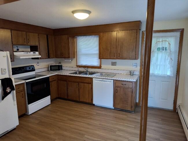 Building Photo - 14 Oban Dr