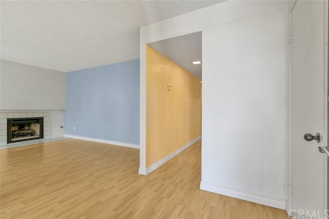 Building Photo - 6716 Clybourn Ave