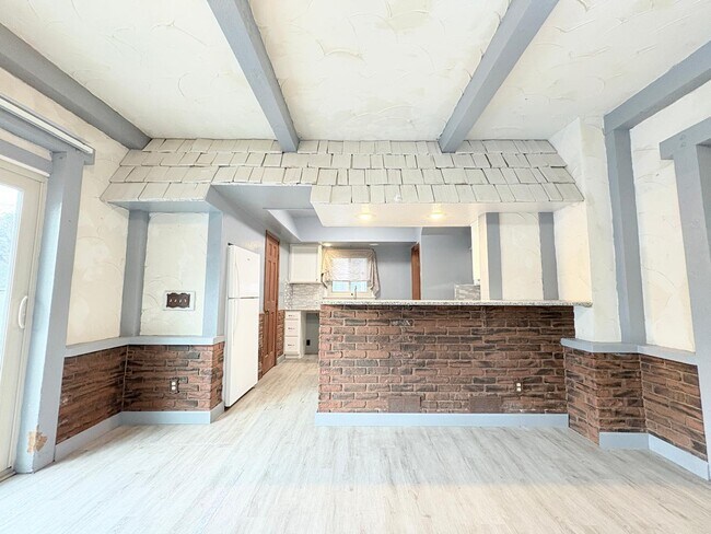 Foto del edificio - 3627 Hazelhurst Ave