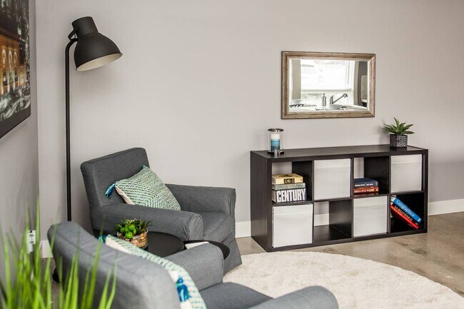 Foto del edificio - Welcome to Urban Studio 43 – Comfort, Convenience & Contemporary living in South Kansas City