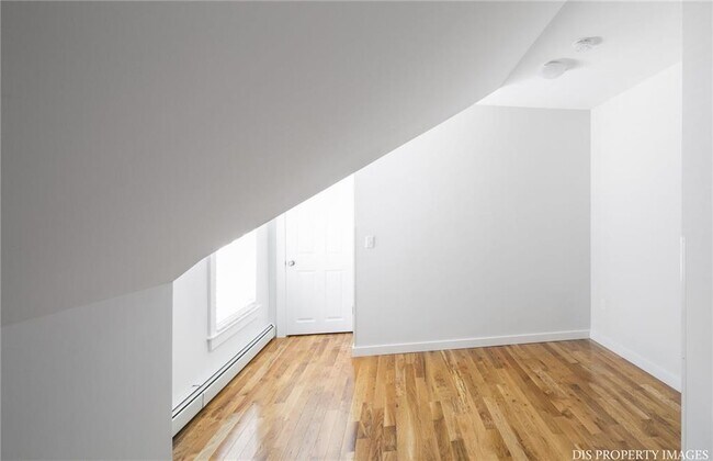 Building Photo - 30 Preston St