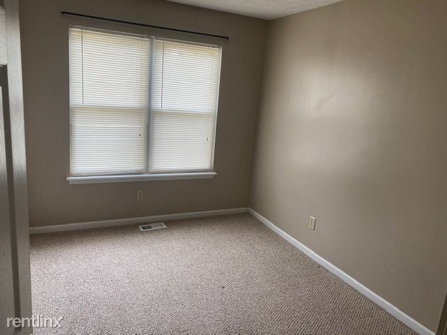Building Photo - 2 br, 1 bath Duplex - 5B Stevens Drive 5A