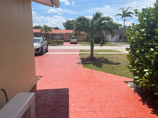 Parking space - 13611 SW 74th St