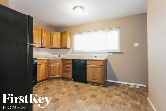 Building Photo - 5180 Carey Ln