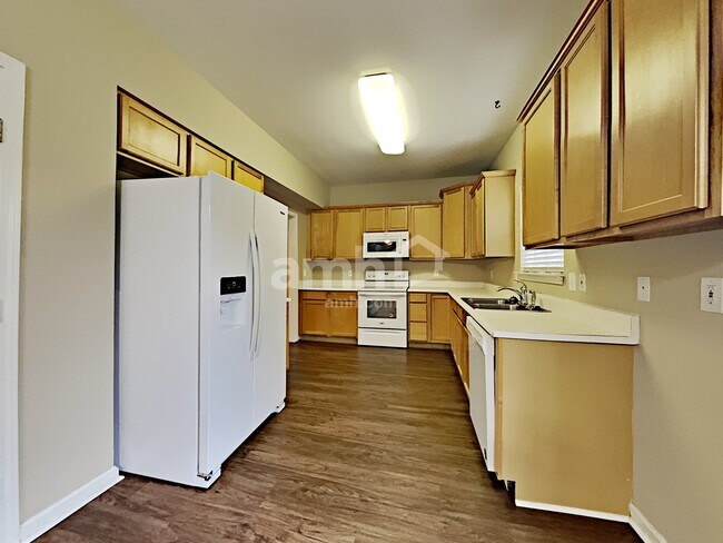 Building Photo - 1209 Bending Creek Dr