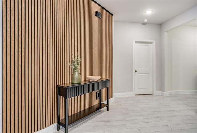 Foto del edificio - 16705 Lincoln Park Ln