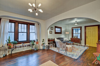 Building Photo - 1743 S State Ave