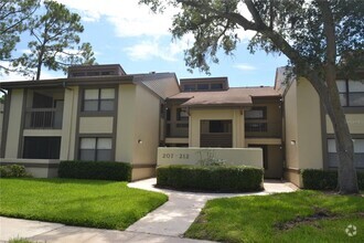 Building Photo - 209 Woodlake Wynde