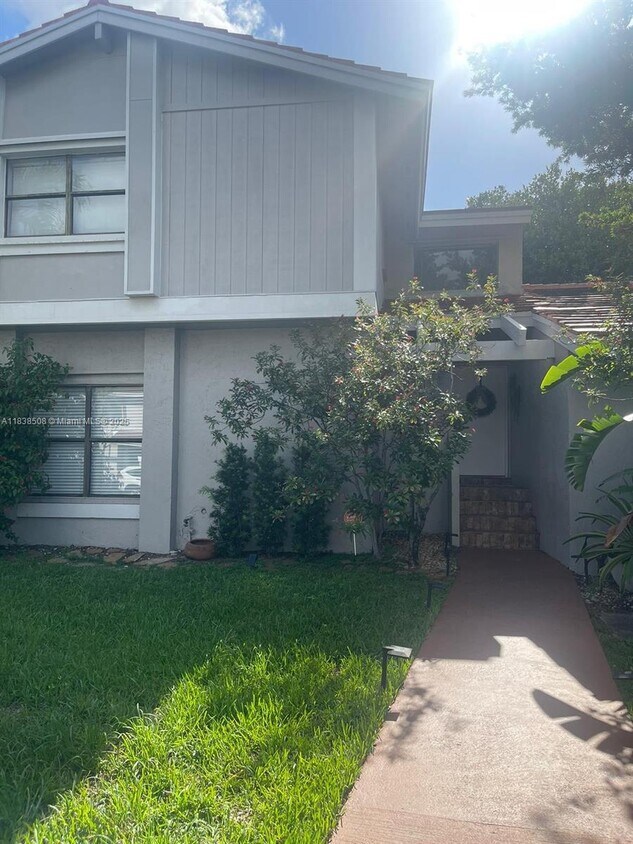 Foto principal - 15052 SW 127th Pl