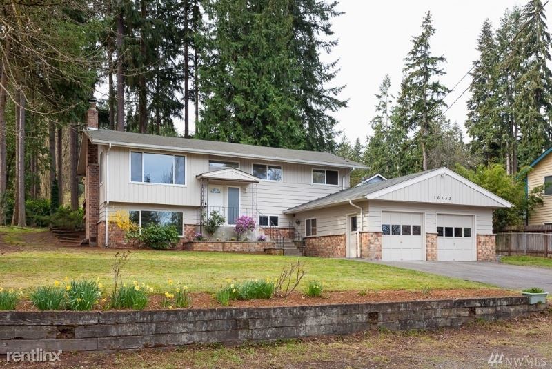 Primary Photo - 4 br, 2.5 bath House - 16353 SE 40th St