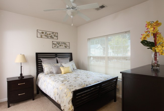 Building Photo - Marne Point Apartments