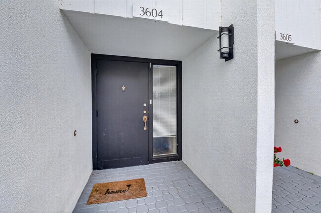 Foto del edificio - 3604 Bridgewood Dr