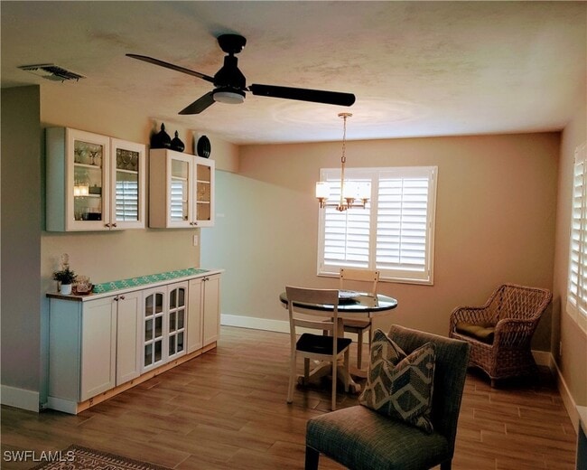 Building Photo - 6 Aztec Lily Ln