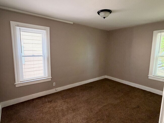 Foto del edificio - 16728 Woodingham Dr