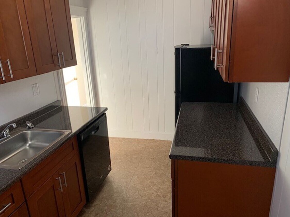 Primary Photo - 9/1 No Fee! Junior 1BR/large studio in Bri...
