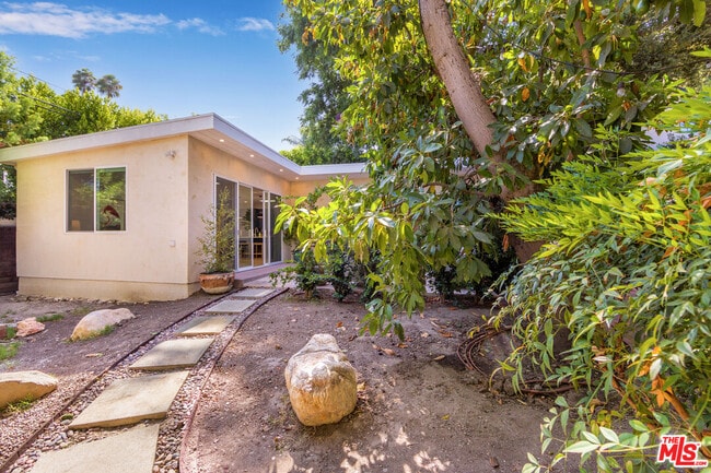 Building Photo - 4122 Dixie Canyon Ave