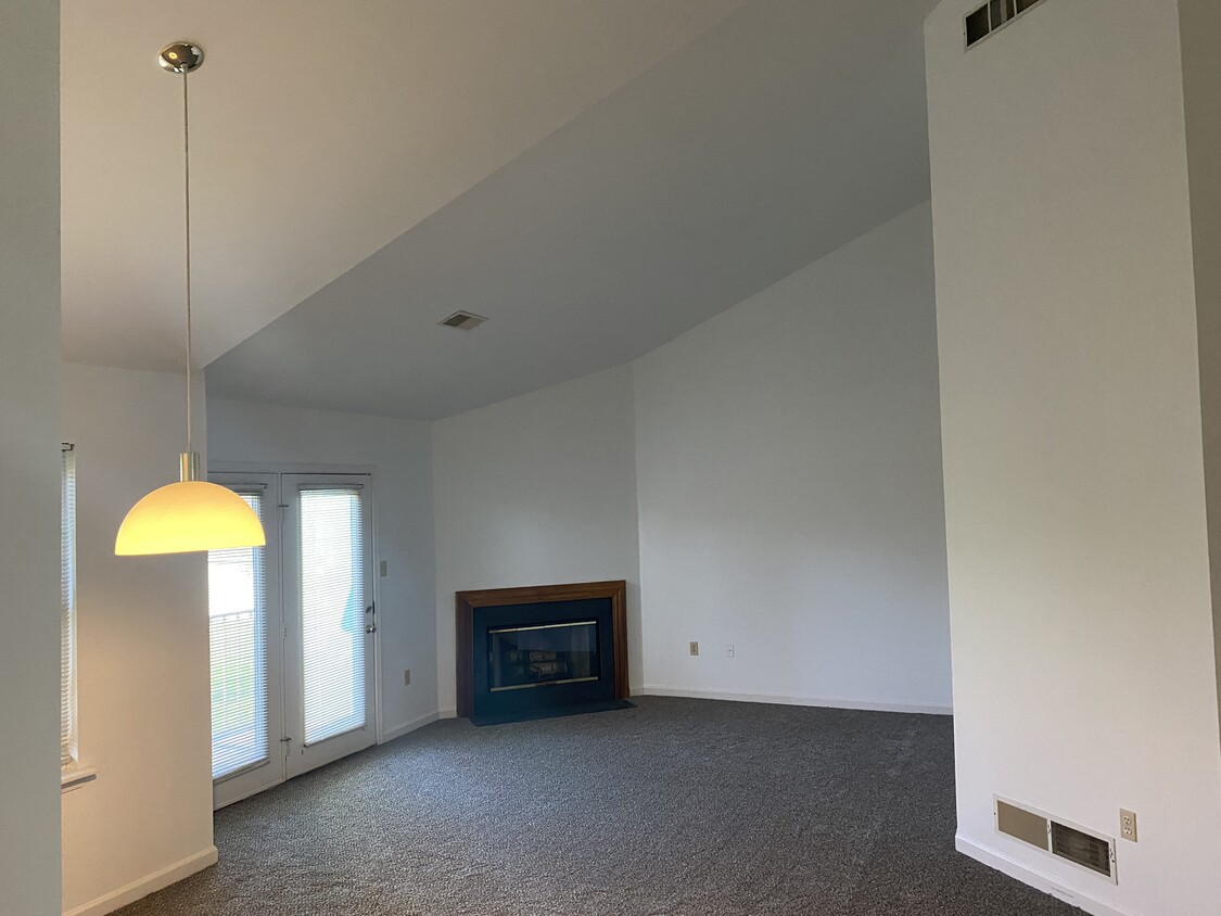 Building Photo - 175 Heather Ln