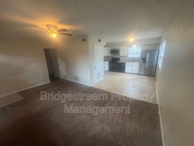 Foto del edificio - 1587 Garwood Dr