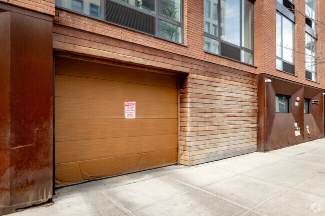 Building Photo - 220 N 10th St