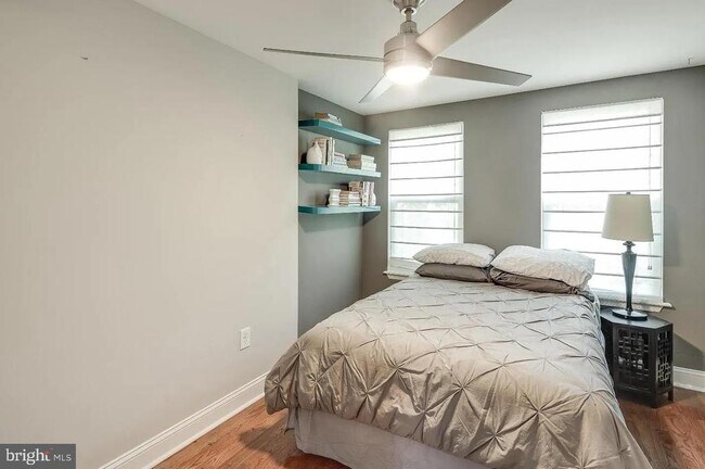 Foto del edificio - 1527 S Hicks St
